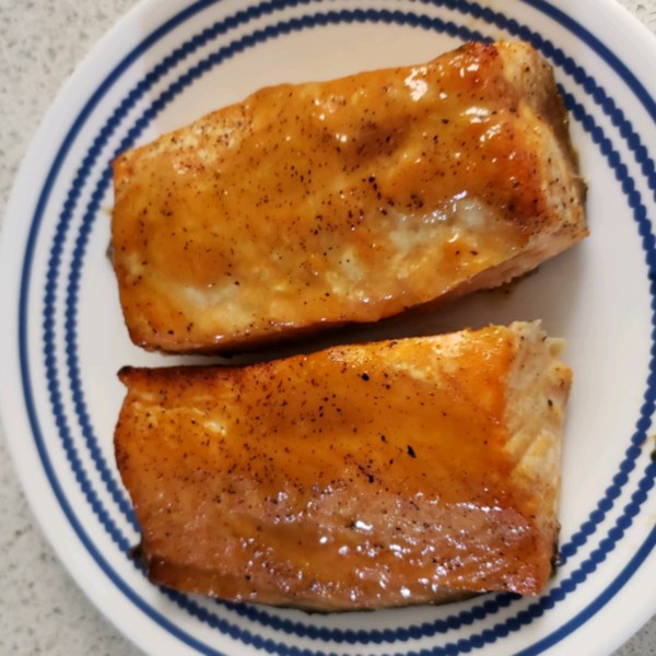 Tasteful Brown Sugar Glazed Salmon