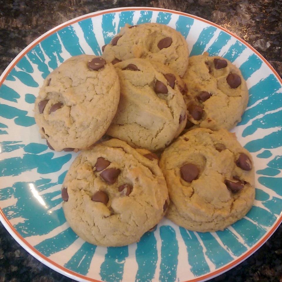 Chewy Peanut Butter Chocolate Chip Cookies