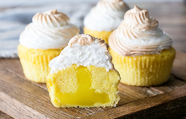 LEMON MERINGUE CUPCAKES