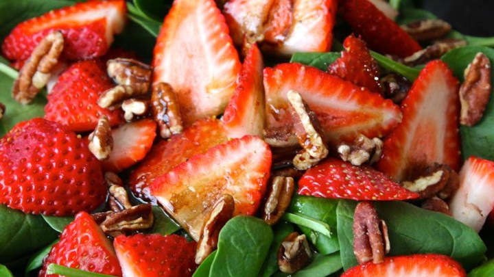 Strawberry and Spinach Salad with Honey Balsamic Vinaigrette