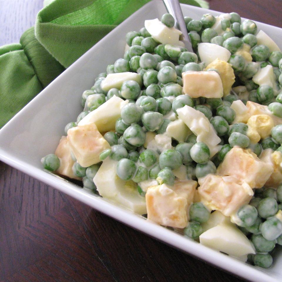 Creamy Green Pea Salad With Cheddar Cheese