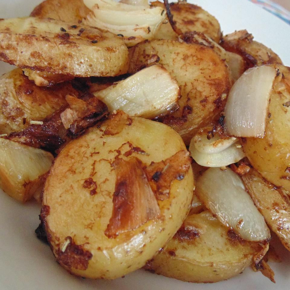 Easy and Delicious Roasted Potatoes and Onions