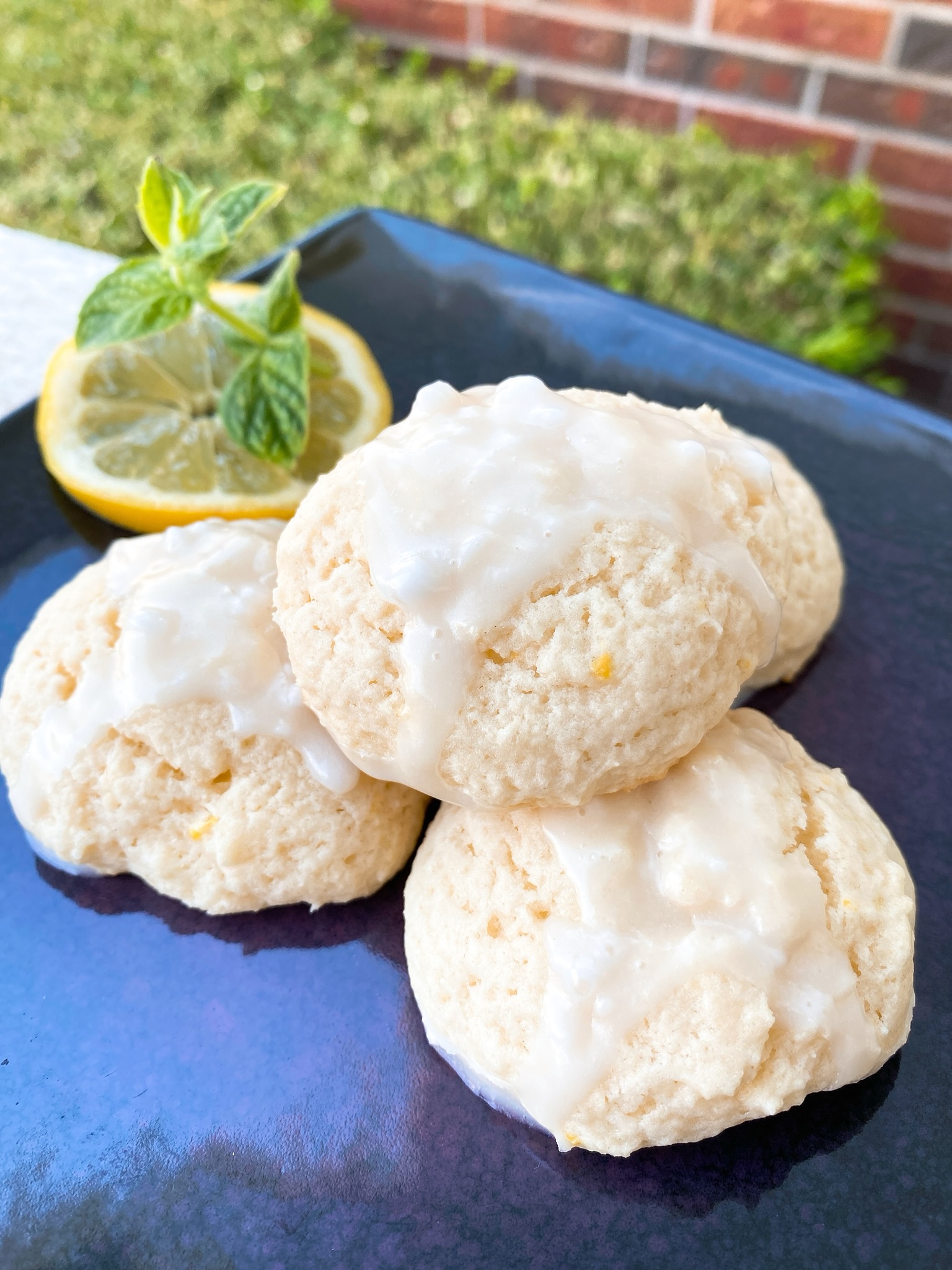 LEMONY ALMONDRICOTTA COOKIES