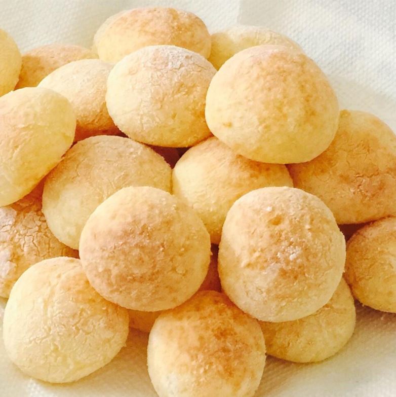 Brazilian Cheese Bread (Pao de Queijo)