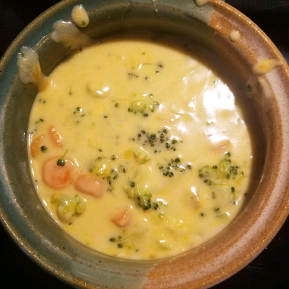 homemade-broccoli-and-cheddar-soup