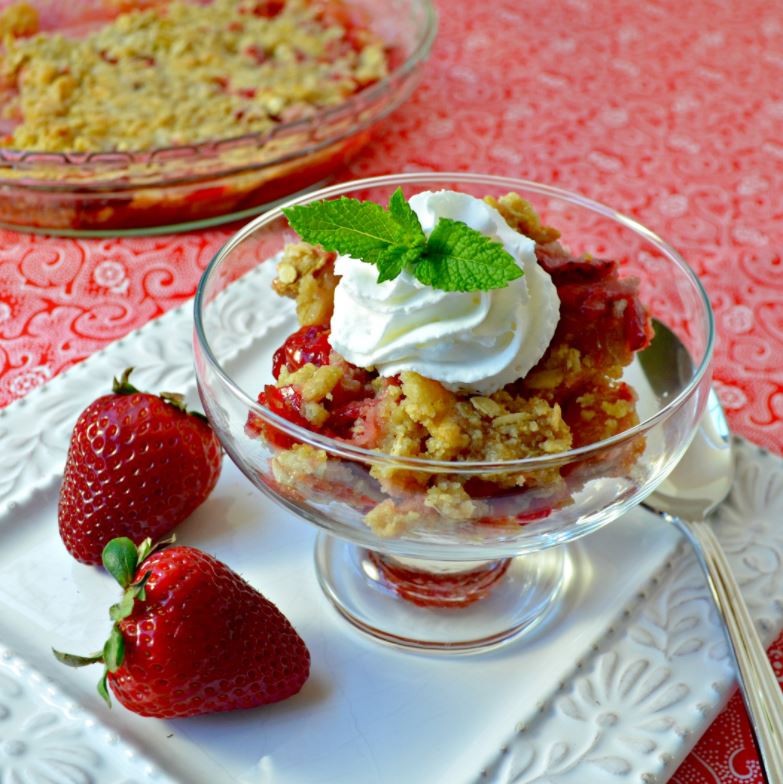 Rhubarb Strawberry Crunch