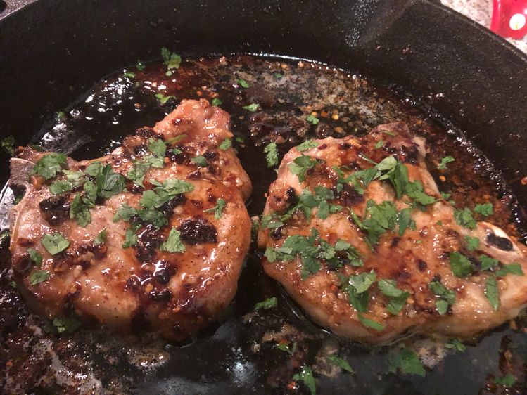 GARLIC BROWN SUGAR PORK CHOPS