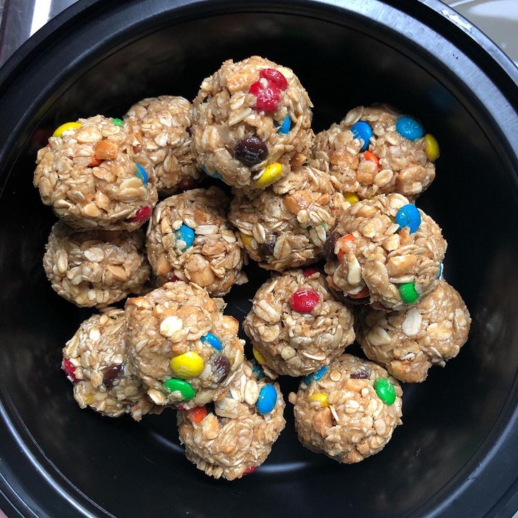 8 no-bake oatmeal energy balls