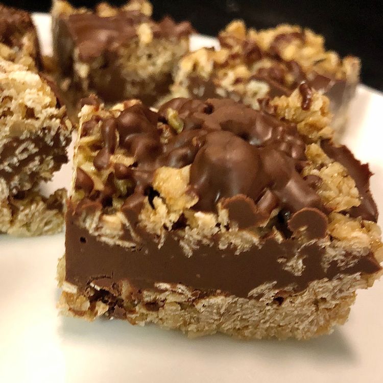 Easy No-Bake Chocolate Oatmeal Bars