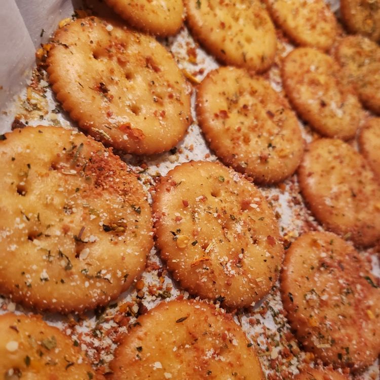 Zesty Baked Ritz Crackers