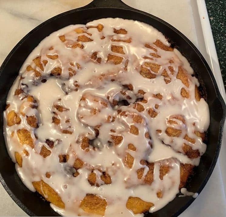 Cinnamon Roll Skillet Cake
