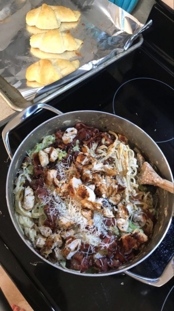 Broccoli and Bacon Chicken Alfredo Linguine