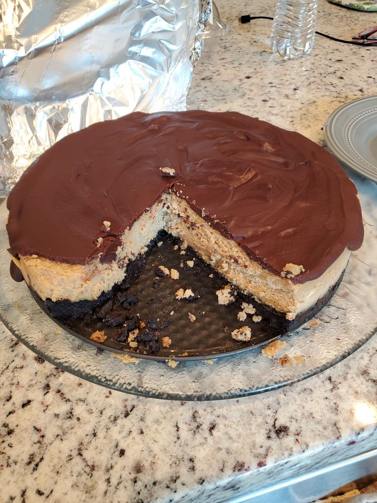 Cheese Cake topped with chocolate