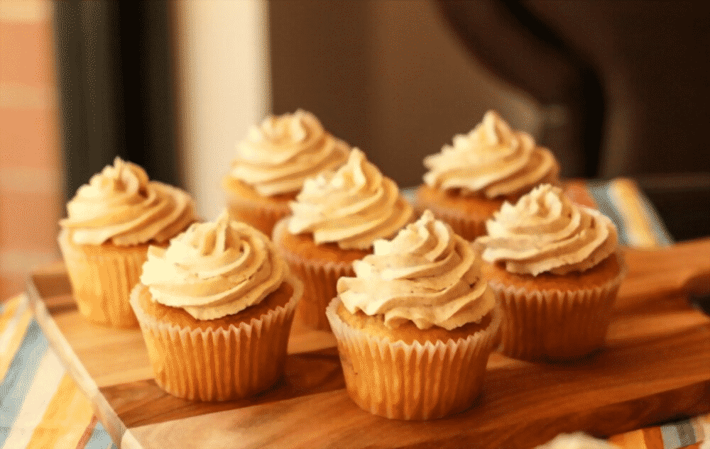 SNICKERDOODLE CUPCAKES W/CINNAMON BUTTERCREAM FROSTING