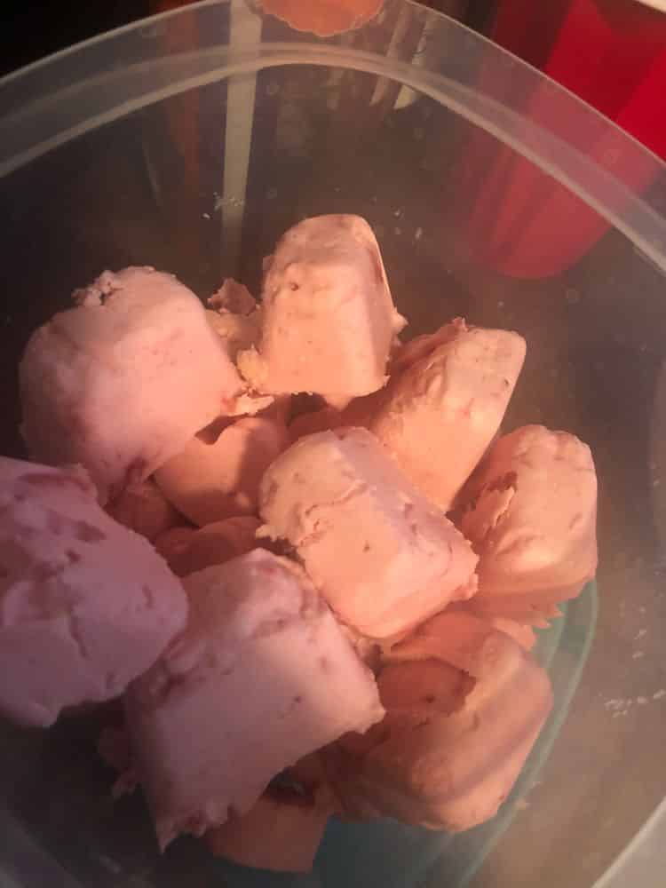 Strawberry Cheesecake Fat Bomb – Keto / Low Carb