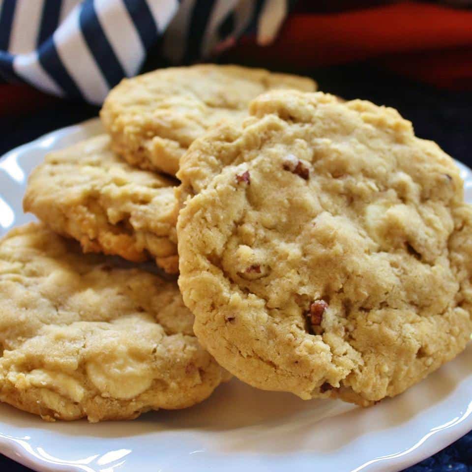 White Chocolate Chip Oatmeal Cookies