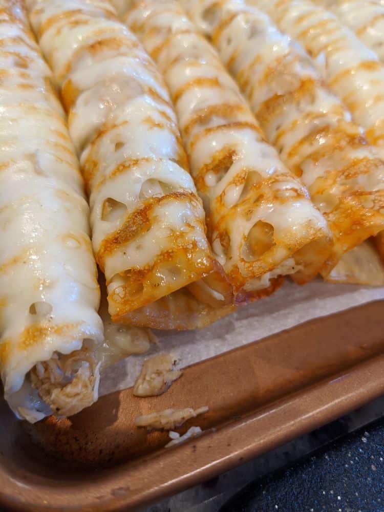 3 Ingredients Buffalo Chicken Taquitos