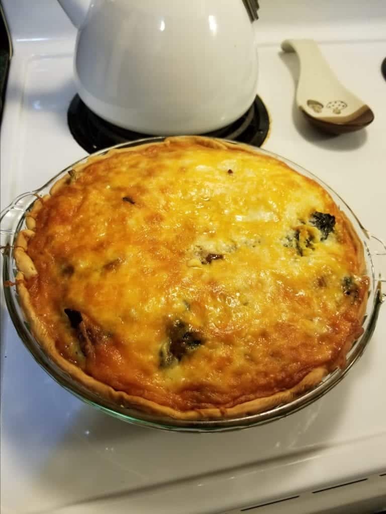 Cheesy Spinach and Mushroom Quiche