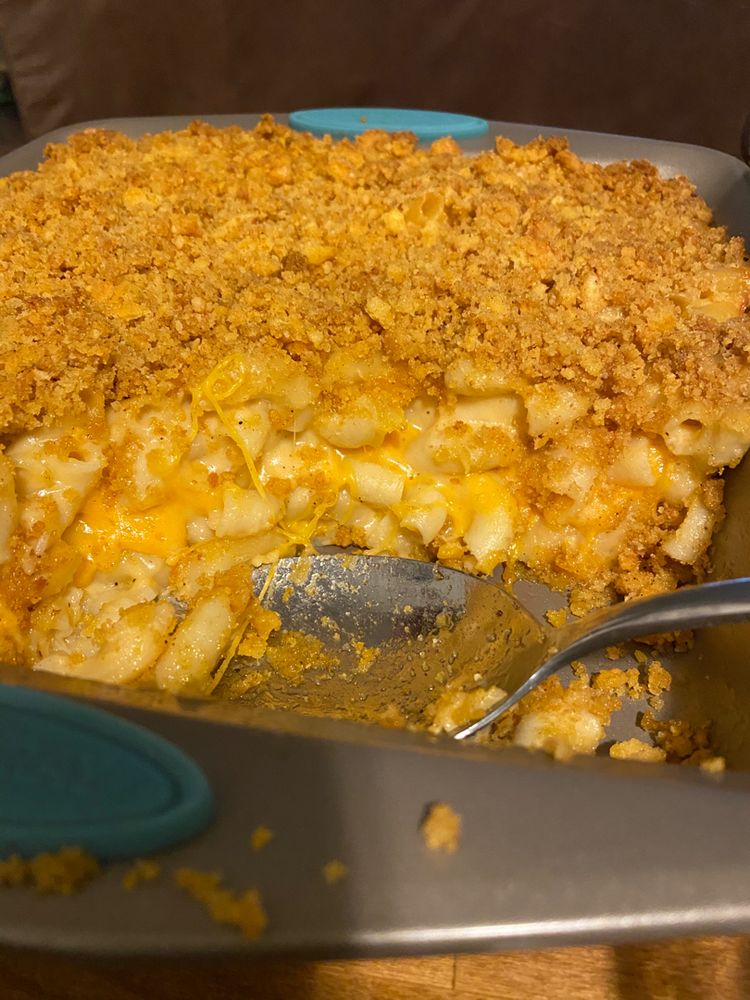 THE BEST HOMEMADE BAKED MAC AND CHEESE