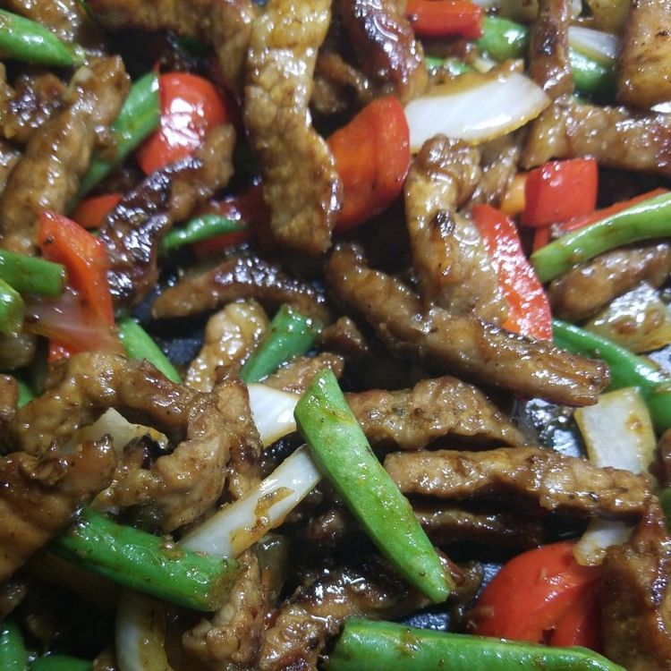 BEEF STIRFRY WITH ONIONS & PEPPERS