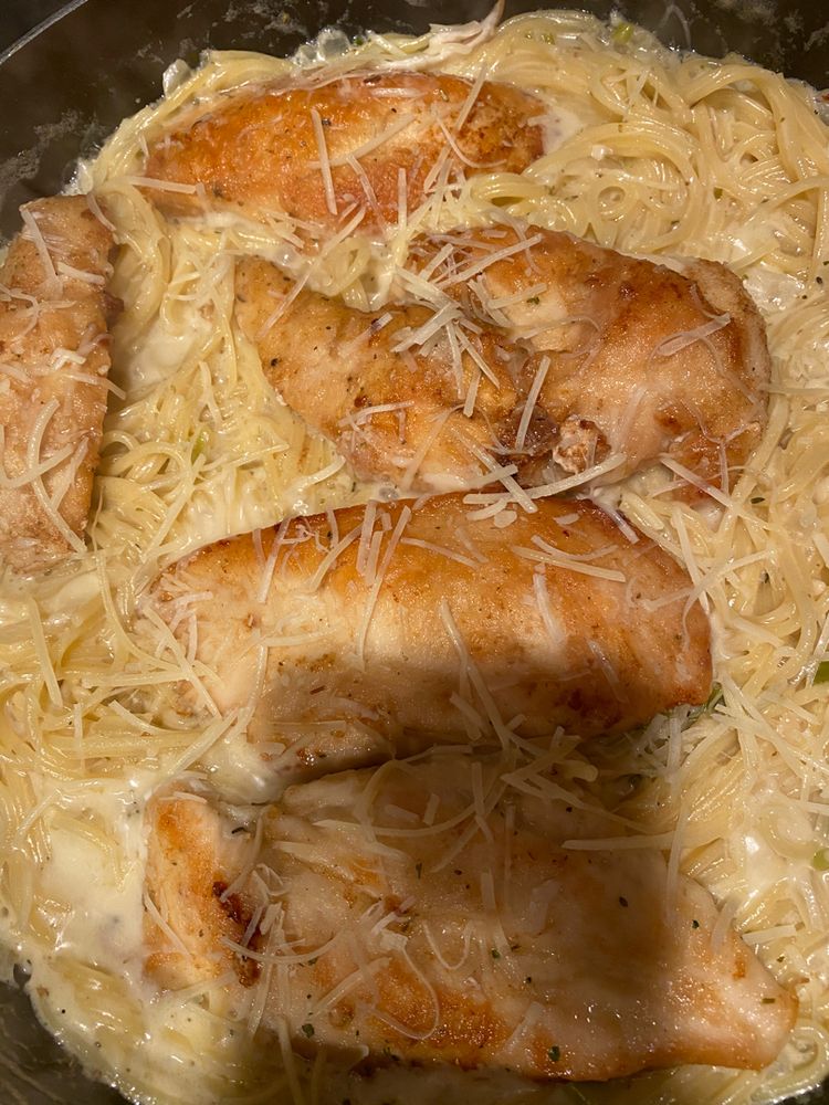 Italian Chicken Pasta in Creamy White Wine Parmesan Cheese Sauce