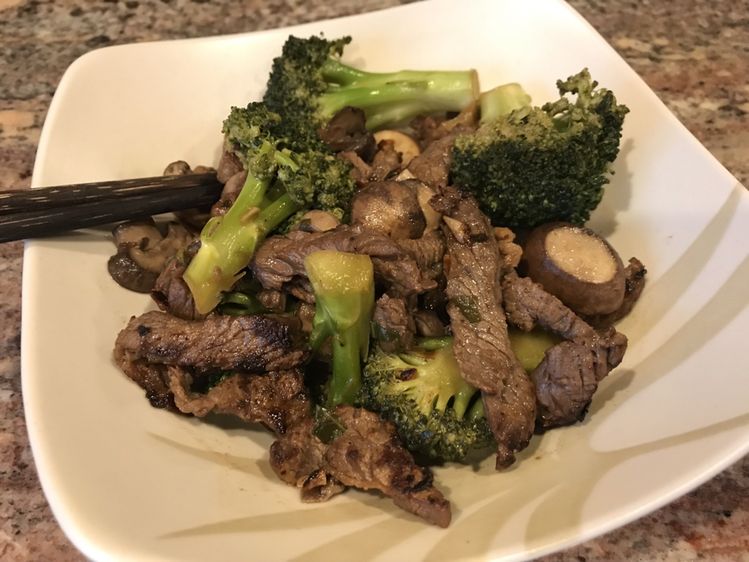 LEMON GARLIC BUTTER STEAK AND BROCCOLI SKILLET
