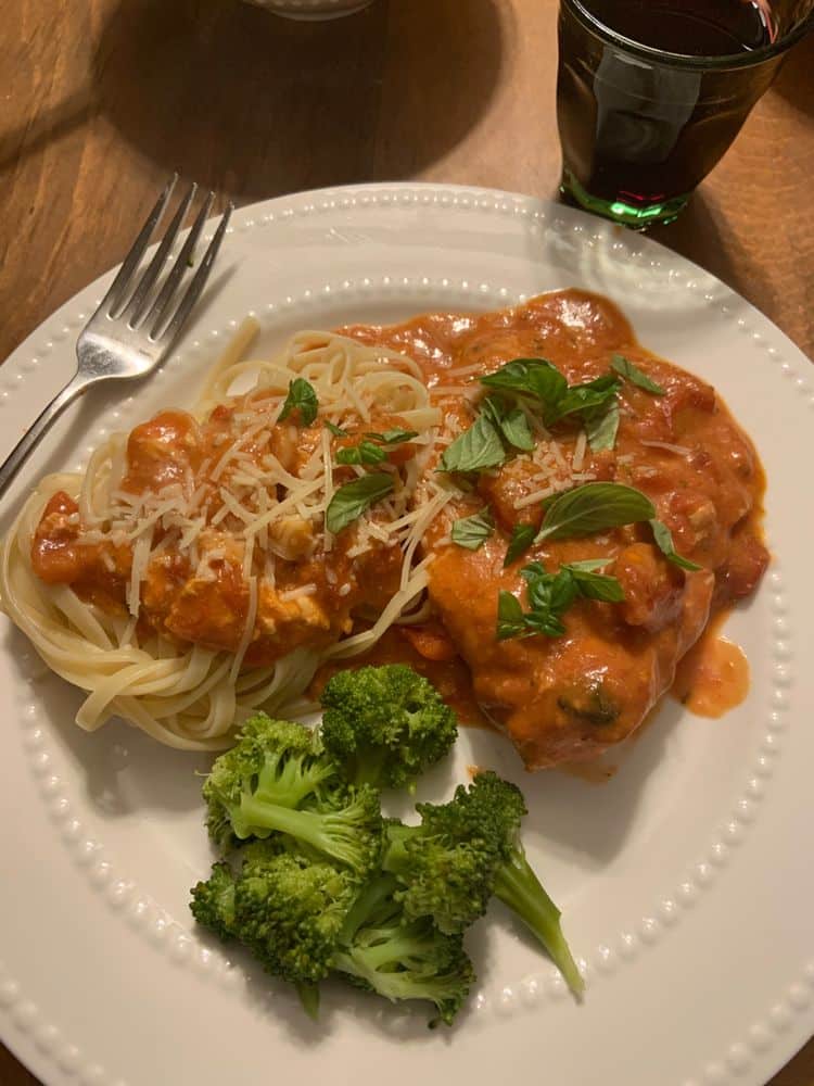 Slow Cooker Creamy Tomato Basil Chicken