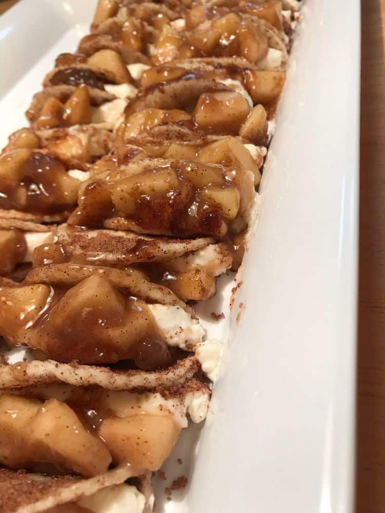 APPLE CHEESECAKE TACOS