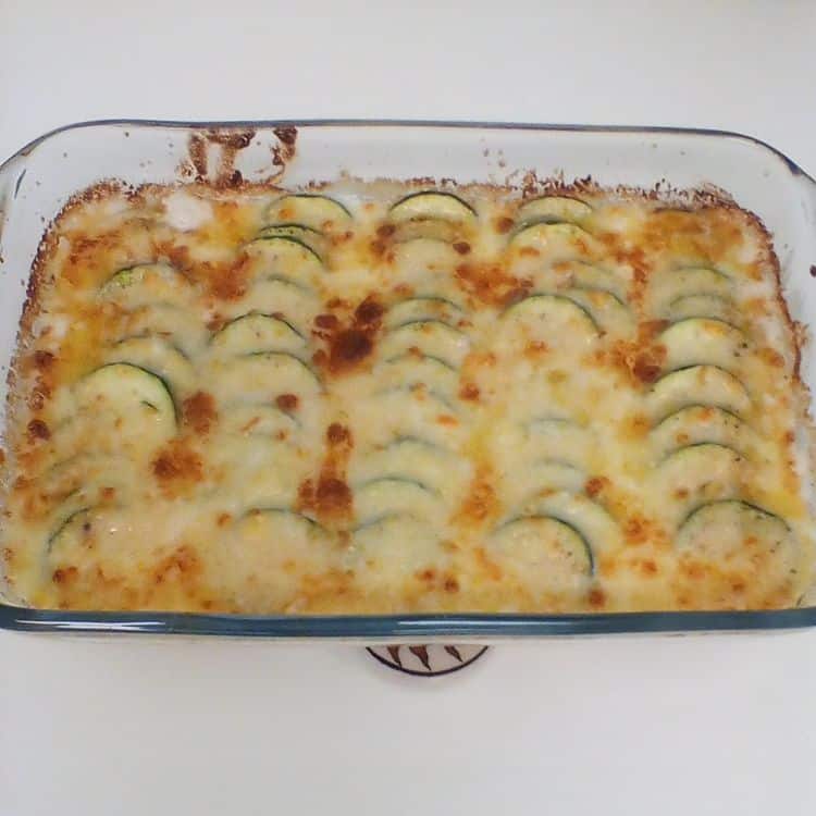 CHEESY BAKED ZUCCHINI CASSEROLE