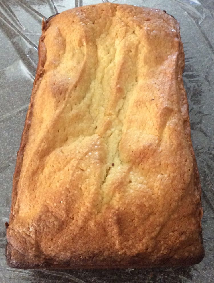 CREAM CHEESE POUND CAKE