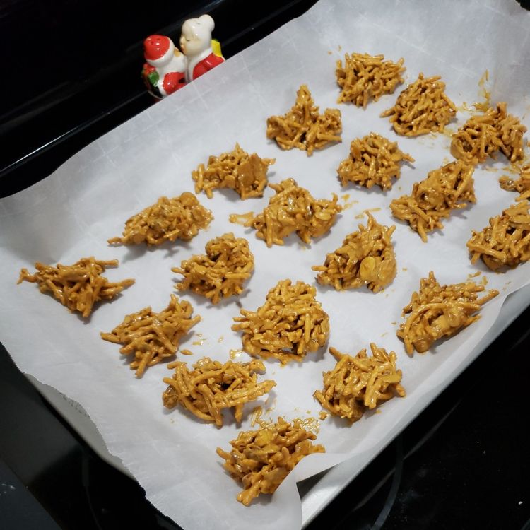 Chocolatey Peanut Butter Shoestring Haystacks