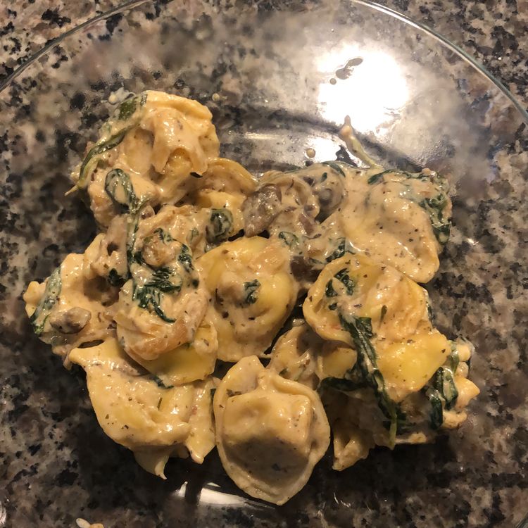 Creamy Spinach and Mushroom Tortellini with Caramelized Onions