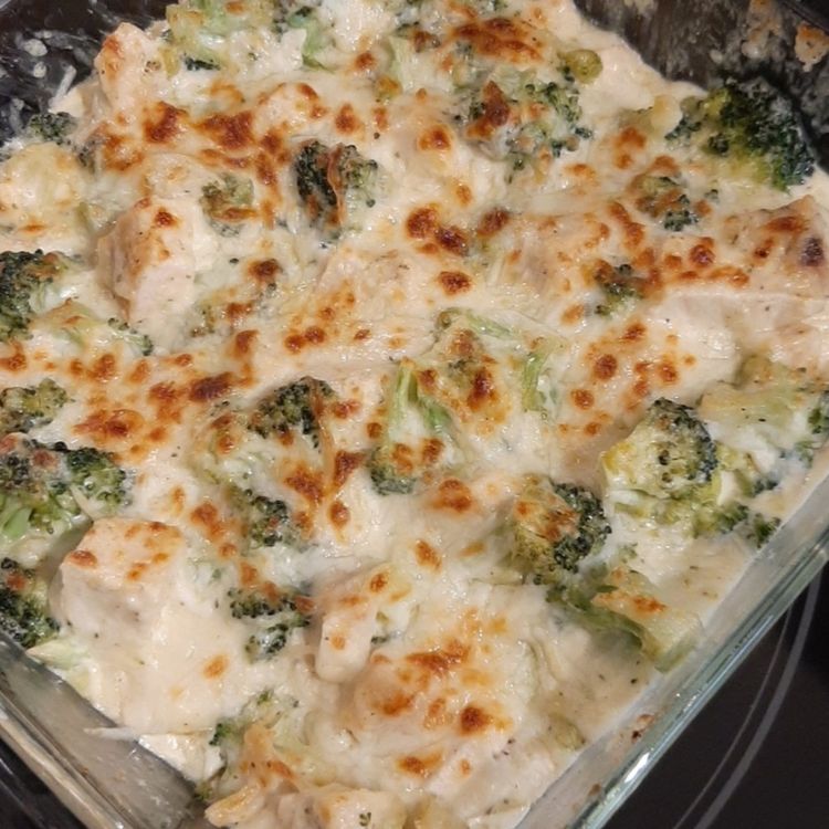 Keto Chicken Broccoli Casserole