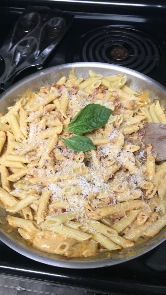 PENNE ALFREDO WITH BACON AND SUN DRIED TOMATO