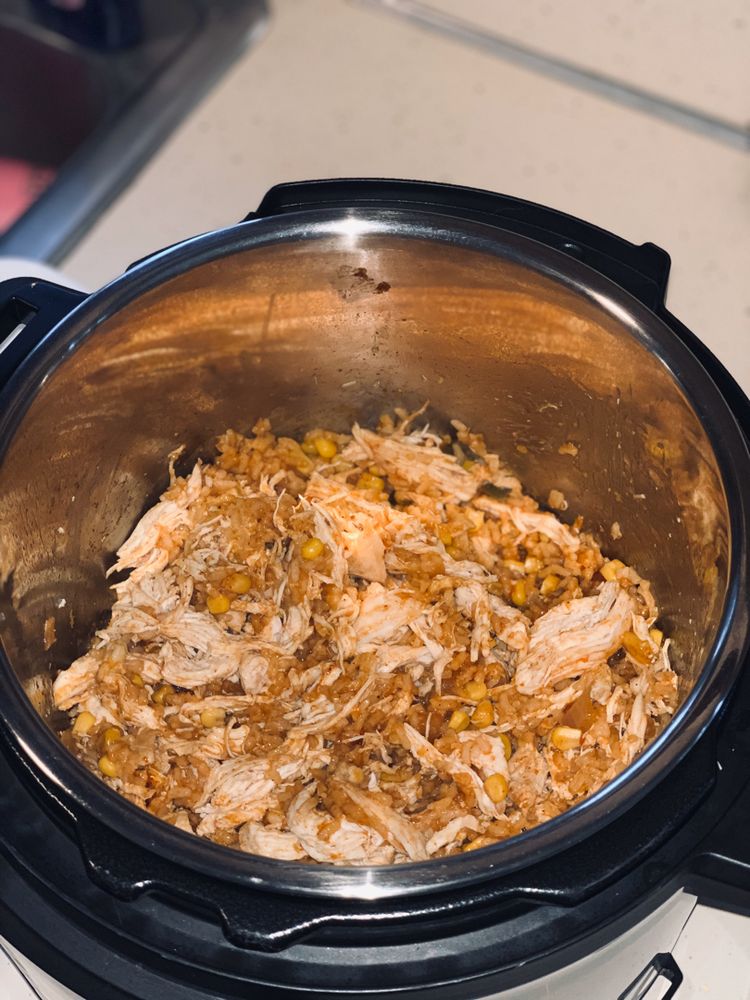 SLOW COOKER TACO CHICKEN & RICE