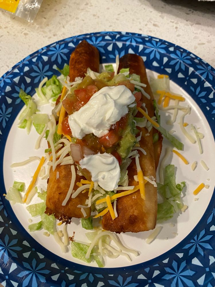 5-Ingredient Chipotle Chicken Taquitos