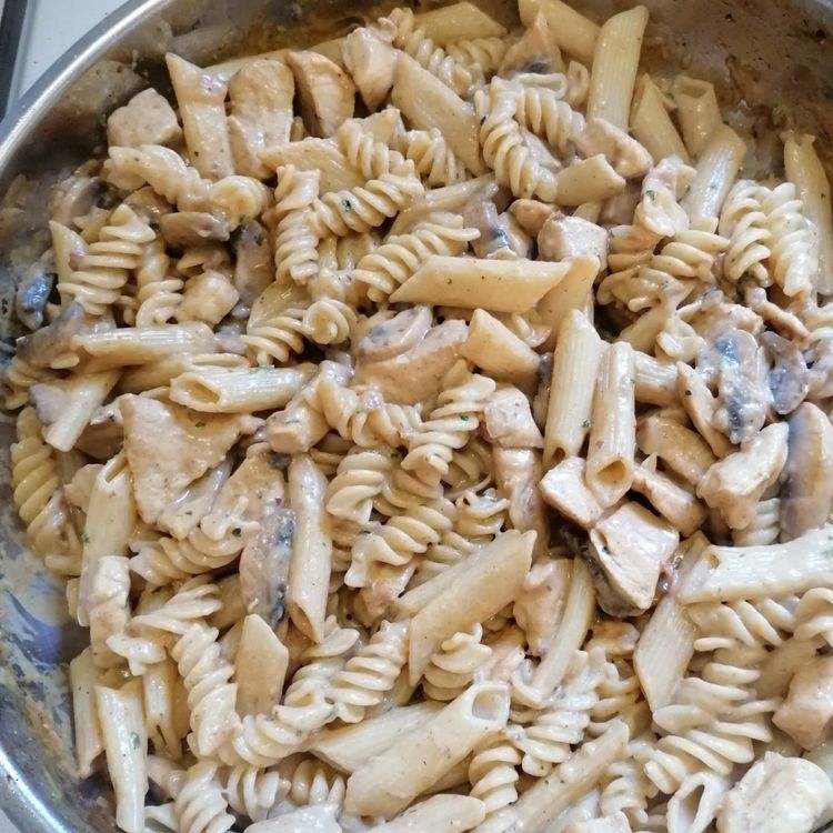 CHICKEN MUSHROOM PASTA