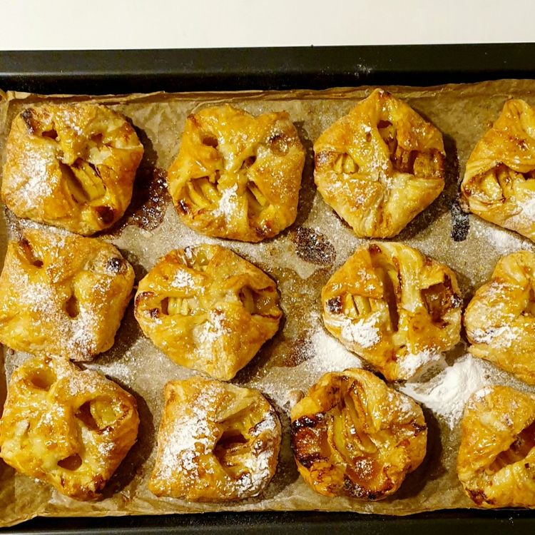 FRENCH APPLE PASTRIES