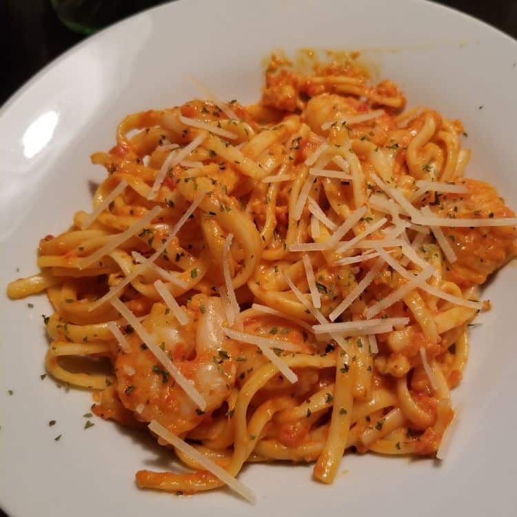 Shrimp Fettuccine with Roasted Pepper Sauce