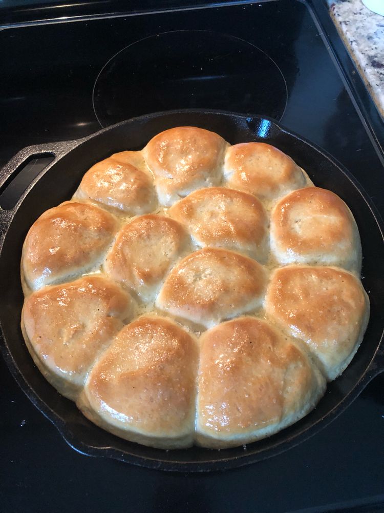 Easy Homemade Dinner Rolls