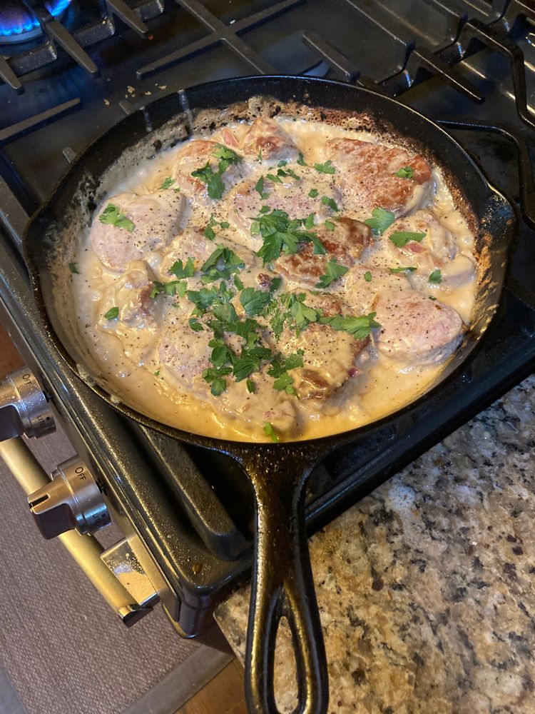 PORK MEDALLIONS WITH BLUE CHEESE SAUCE
