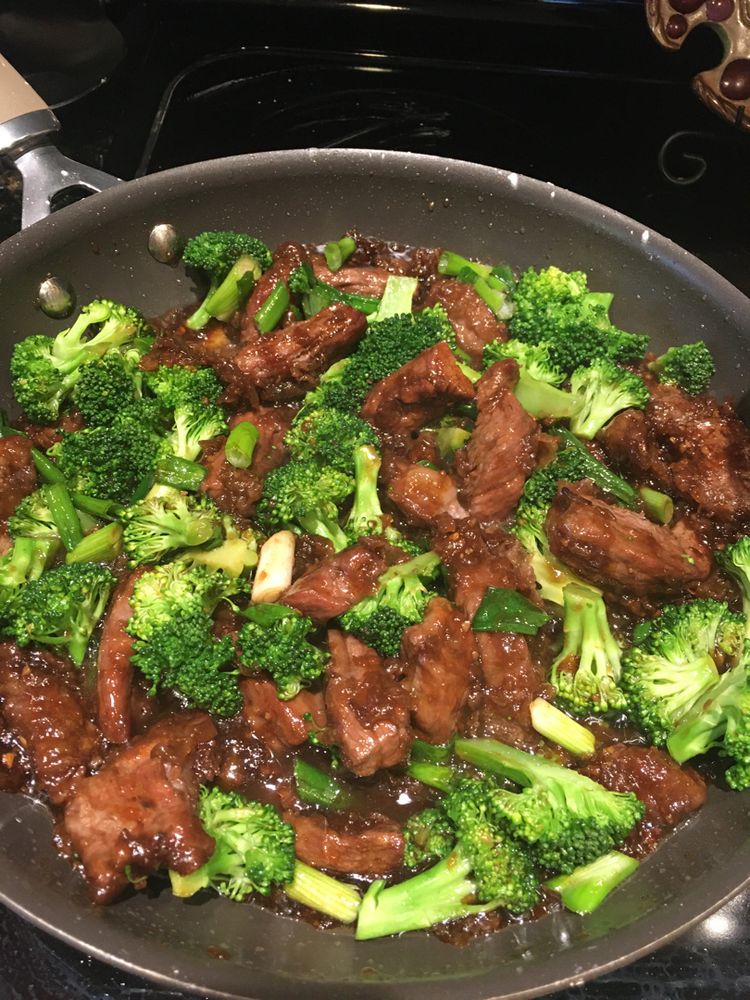 SUPER EASY MONGOLIAN BEEF (TASTES JUST LIKE P.F. CHANGS!)