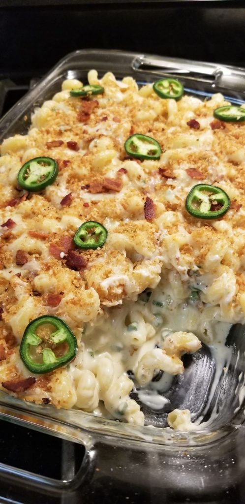 Baked Jalapeño Popper Mac and Cheese