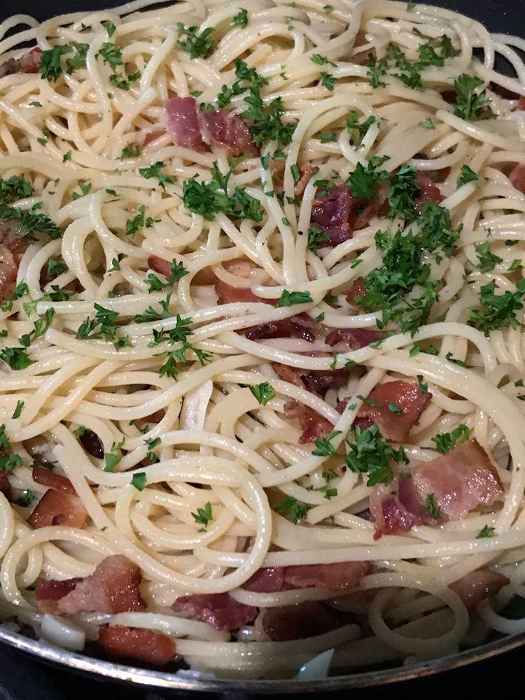 Easy Garlic Bacon Pasta Recipe