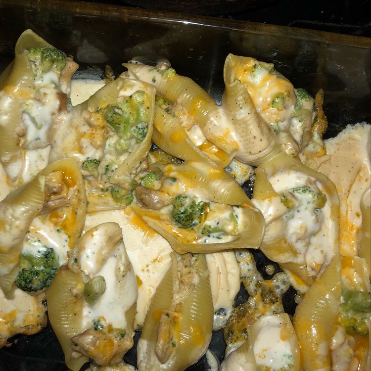 CHICKEN BROCCOLI ALFREDO STUFFED SHELLS