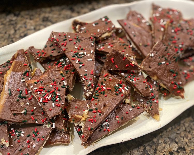 CHRISTMAS CRACK (CRACKER TOFFEE)