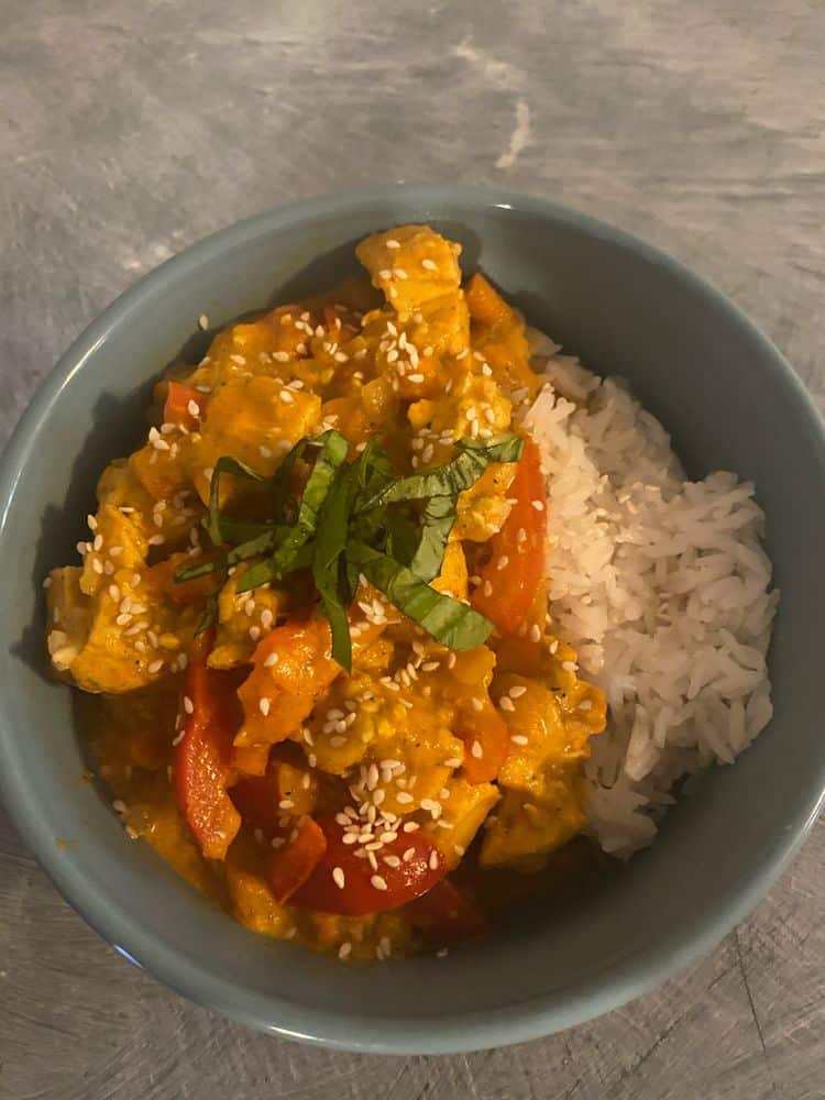 COCONUT CHICKEN CURRY
