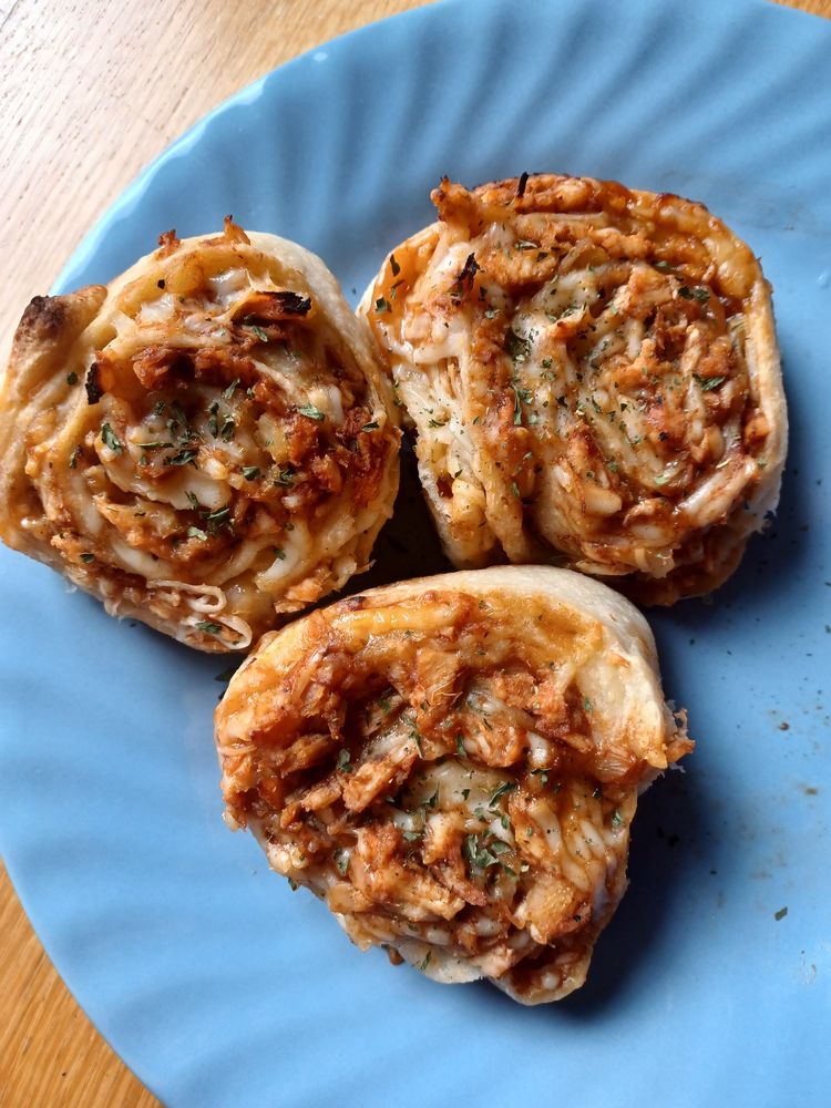 Cheesy BBQ Chicken Pizza Rolls