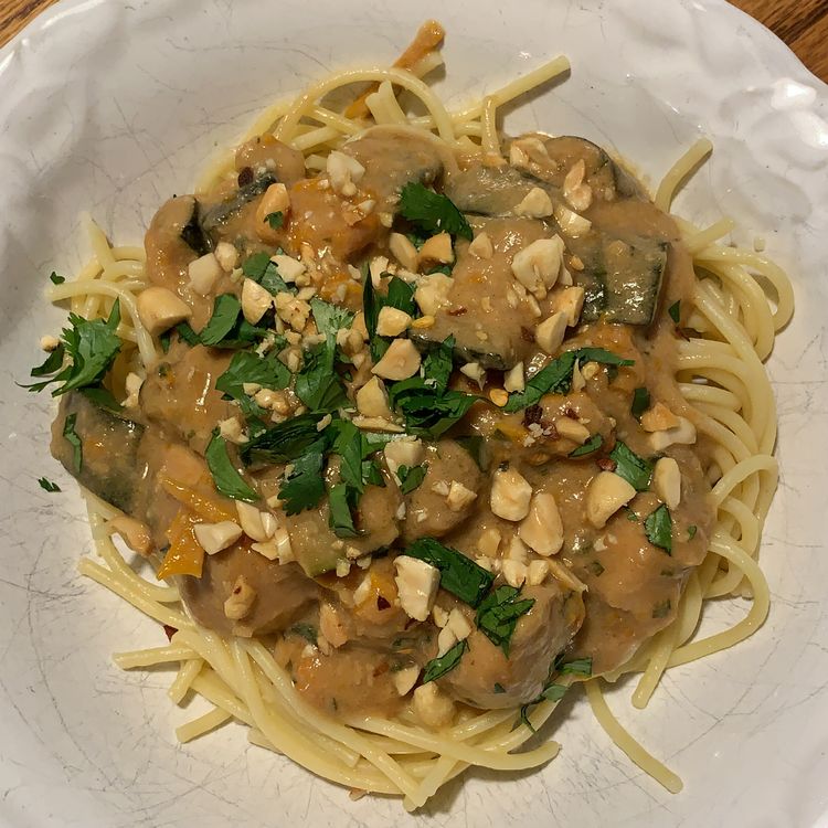 SLOW COOKER THAI PEANUT CHICKEN