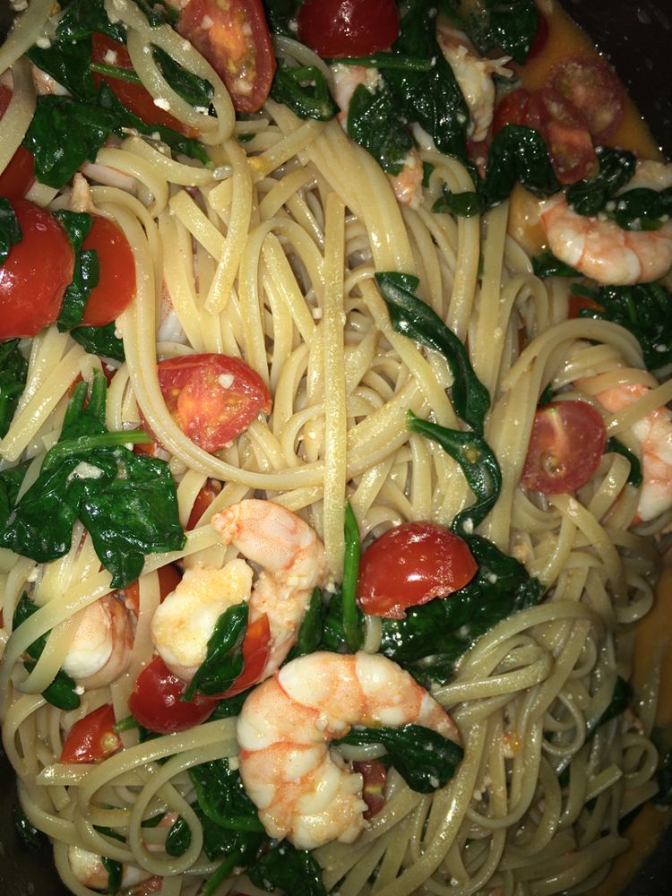 Shrimp Tomato Spinach Pasta in Garlic Butter Sauce